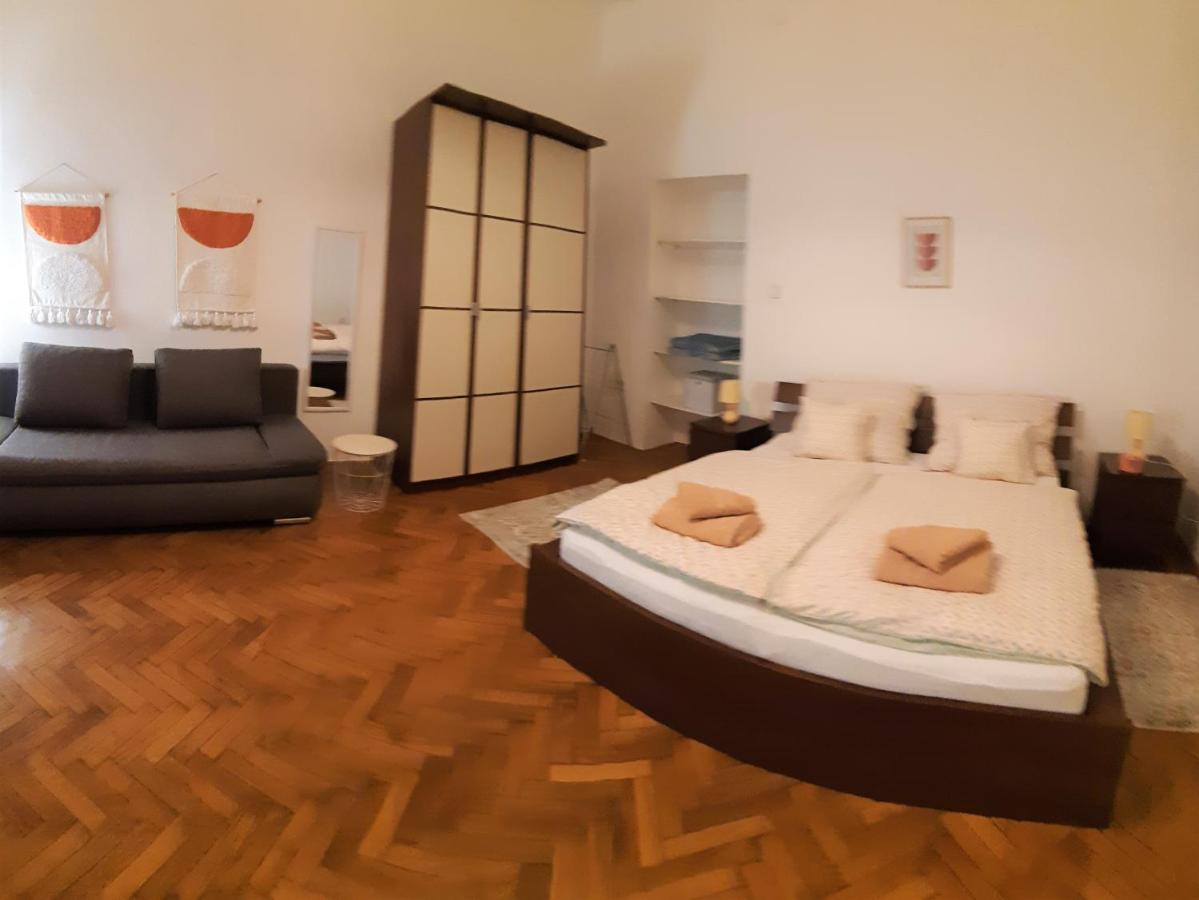 Citypark Classic Downtown Apartment บูดาเปสต์ ภายนอก รูปภาพ