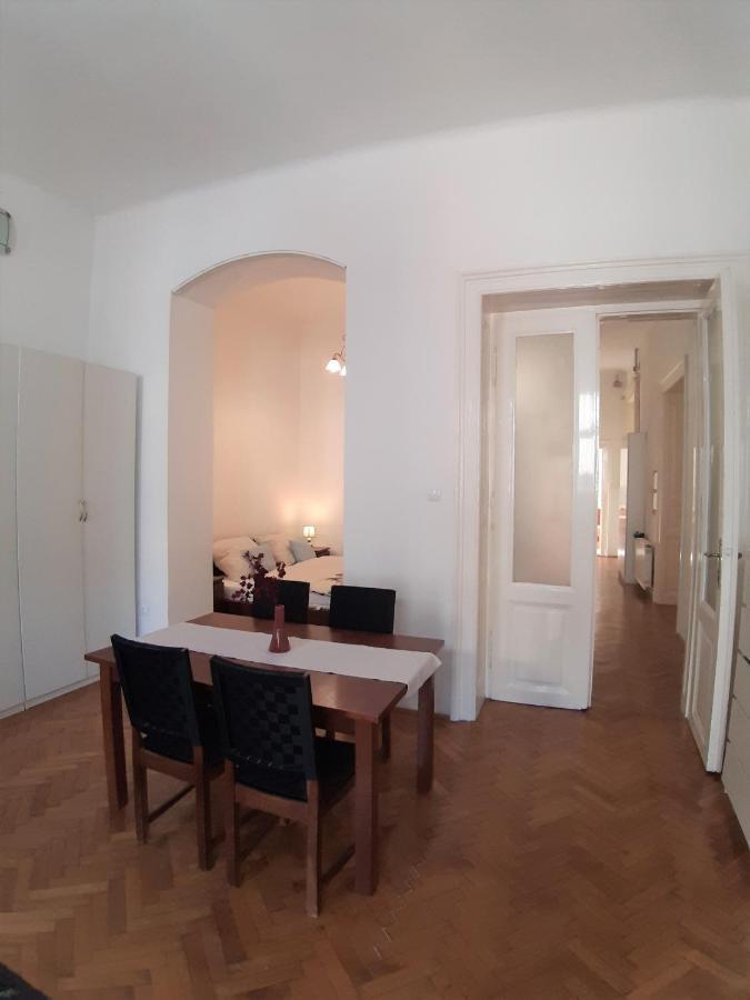 Citypark Classic Downtown Apartment บูดาเปสต์ ภายนอก รูปภาพ
